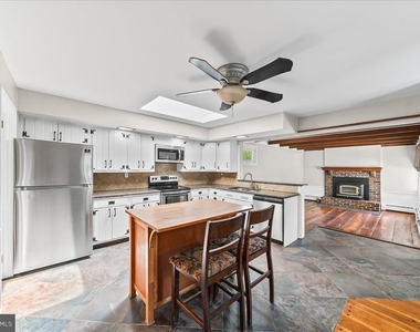 225 Chestnut Street - Photo Thumbnail 13