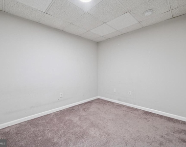 271 N Wycombe Avenue - Photo Thumbnail 14