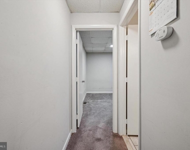 271 N Wycombe Avenue - Photo Thumbnail 10