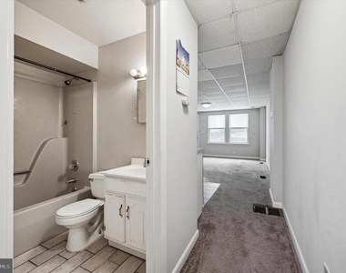 271 N Wycombe Avenue - Photo Thumbnail 11