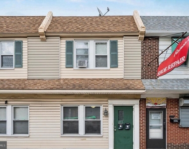 271 N Wycombe Avenue - Photo Thumbnail 1