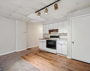 271 N Wycombe Avenue - Photo Thumbnail 4