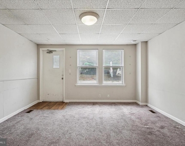 271 N Wycombe Avenue - Photo Thumbnail 7