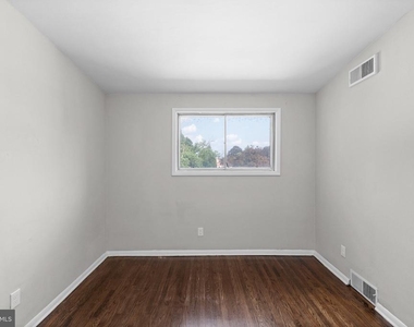205 Juniper Road - Photo Thumbnail 14
