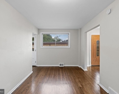 205 Juniper Road - Photo Thumbnail 6