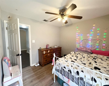 2204 Bakers Way - Photo Thumbnail 16