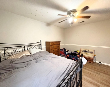 2204 Bakers Way - Photo Thumbnail 14