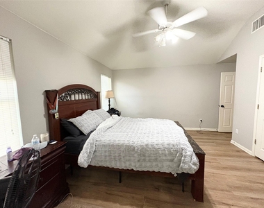 2204 Bakers Way - Photo Thumbnail 12
