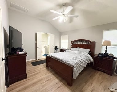 2204 Bakers Way - Photo Thumbnail 11