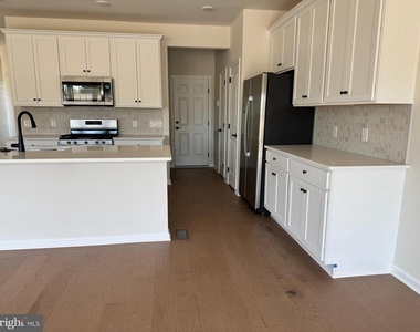 330 Milton Stamp Drive - Photo Thumbnail 7