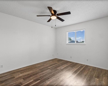 3415 Willowrun Dr - Photo Thumbnail 18