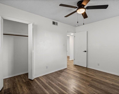 3415 Willowrun Dr - Photo Thumbnail 23