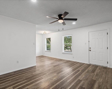3415 Willowrun Dr - Photo Thumbnail 11