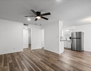 3415 Willowrun Dr - Photo Thumbnail 1