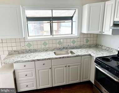 27 Sunshine Road - Photo Thumbnail 4