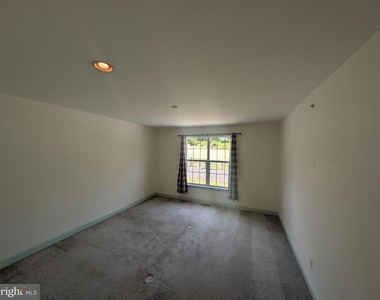 81 Skylar Circle - Photo Thumbnail 7