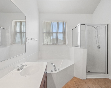 209 Canterbury Dr - Photo Thumbnail 18