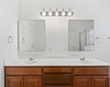 209 Canterbury Dr - Photo Thumbnail 19