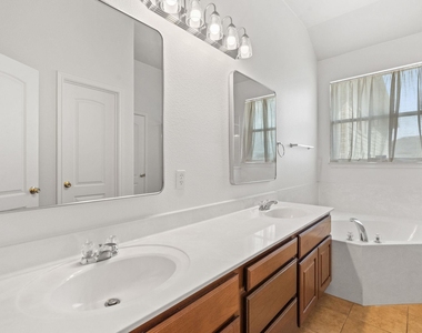 209 Canterbury Dr - Photo Thumbnail 20