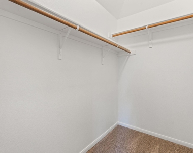 209 Canterbury Dr - Photo Thumbnail 32