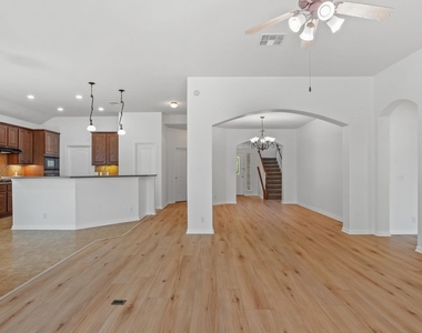 209 Canterbury Dr - Photo Thumbnail 1