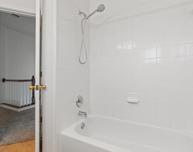 209 Canterbury Dr - Photo Thumbnail 34