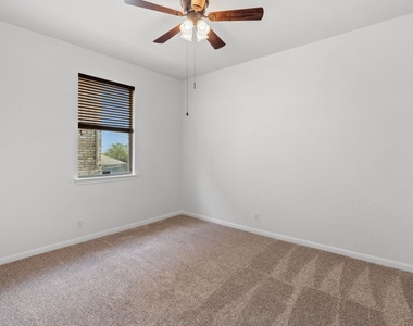 209 Canterbury Dr - Photo Thumbnail 22