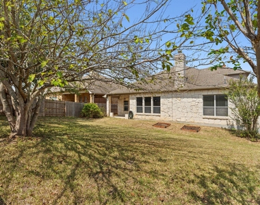 209 Canterbury Dr - Photo Thumbnail 36