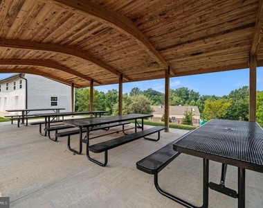 337 Dawson Place - Photo Thumbnail 32
