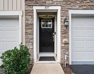 337 Dawson Place - Photo Thumbnail 4