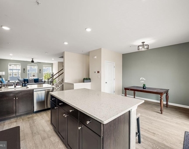 337 Dawson Place - Photo Thumbnail 12