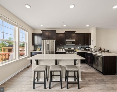 337 Dawson Place - Photo Thumbnail 11