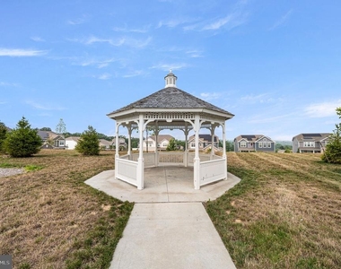 337 Dawson Place - Photo Thumbnail 33