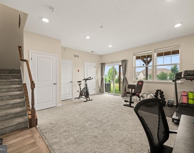 337 Dawson Place - Photo Thumbnail 6