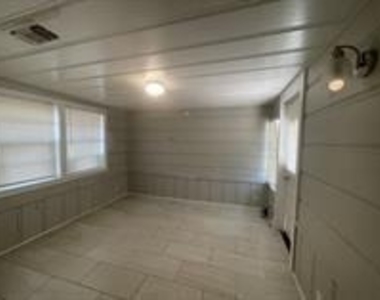 415 S Rio Grande St - Photo Thumbnail 5