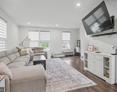 257 Sugar Maple Square - Photo Thumbnail 5