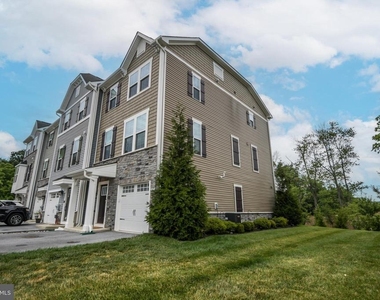 257 Sugar Maple Square - Photo Thumbnail 1
