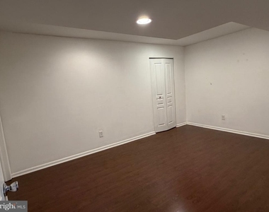 1108 Harding Circle - Photo Thumbnail 8