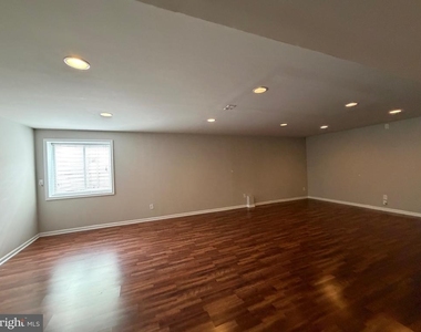 1108 Harding Circle - Photo Thumbnail 6