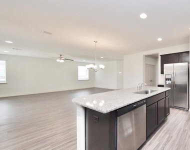 18325 Urbano Dr - Photo Thumbnail 9
