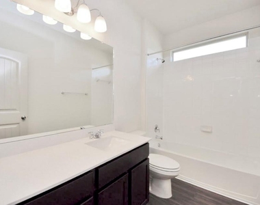 18325 Urbano Dr - Photo Thumbnail 15