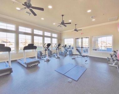 18325 Urbano Dr - Photo Thumbnail 25