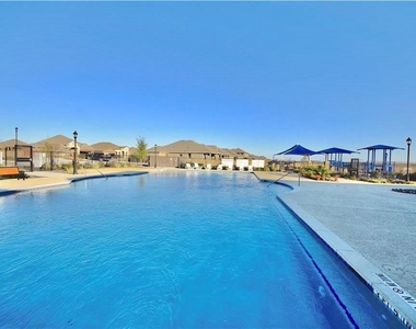 18325 Urbano Dr - Photo Thumbnail 27