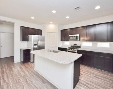 18325 Urbano Dr - Photo Thumbnail 4