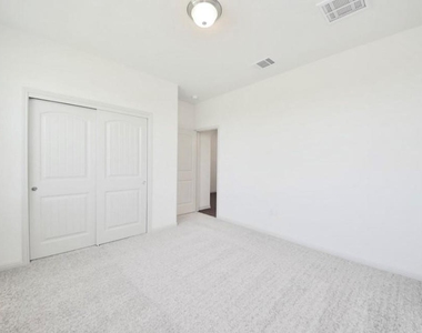 18325 Urbano Dr - Photo Thumbnail 14