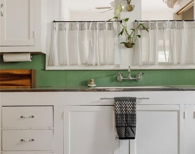 703 E 45th 1/2 St - Photo Thumbnail 14