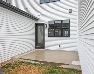 104 Madison Drive - Photo Thumbnail 22