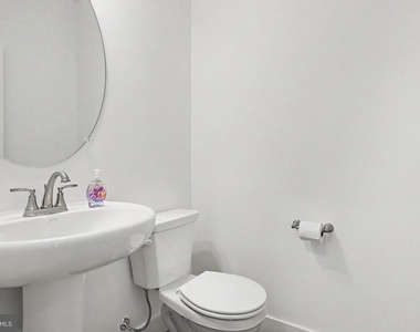 104 Madison Drive - Photo Thumbnail 11