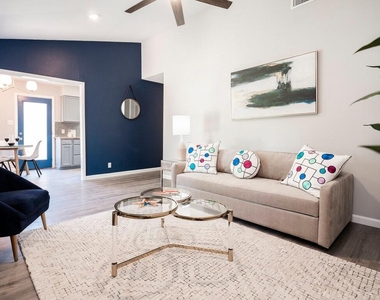 2526 Glen Springs Way - Photo Thumbnail 6
