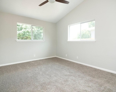 2526 Glen Springs Way - Photo Thumbnail 19
